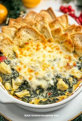 Slow Cooker Spinach Artichoke Christmas Dip