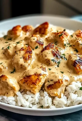 Creamy Smothered Chicken and Rice : Comfort Food Classic