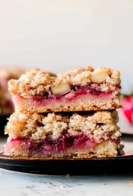 Strawberry Rhubarb Crumb Bars